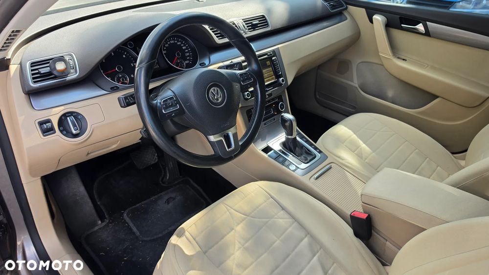 Volkswagen Passat 2.0 TDI Highline DSG - 11