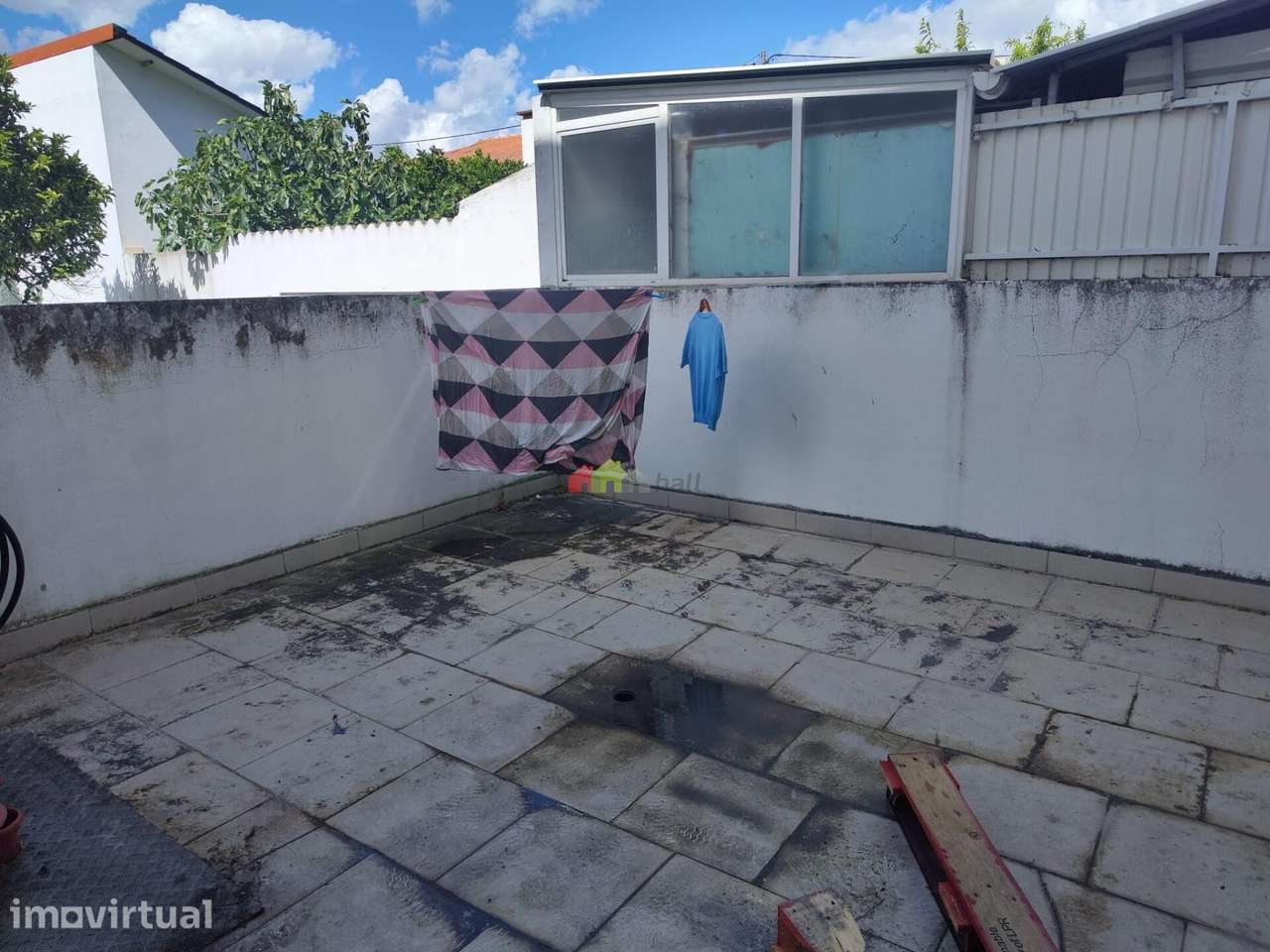 Loja de 199,20 m2 com logradouro e armazém – Vale da Amoreira – Moita - Grande imagem: 5/5