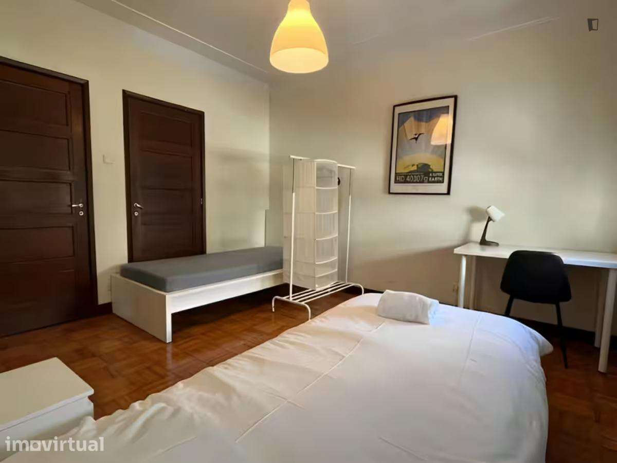 Quarto - localizado em Cedofeita Porto - Grande imagem: 2/9