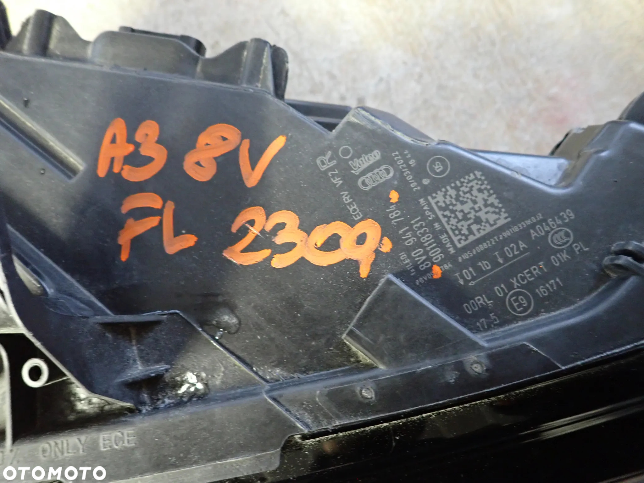 AUDI A3 8V LIFT LAMPA PRAWY PRZÓD 8V0941784 - 2