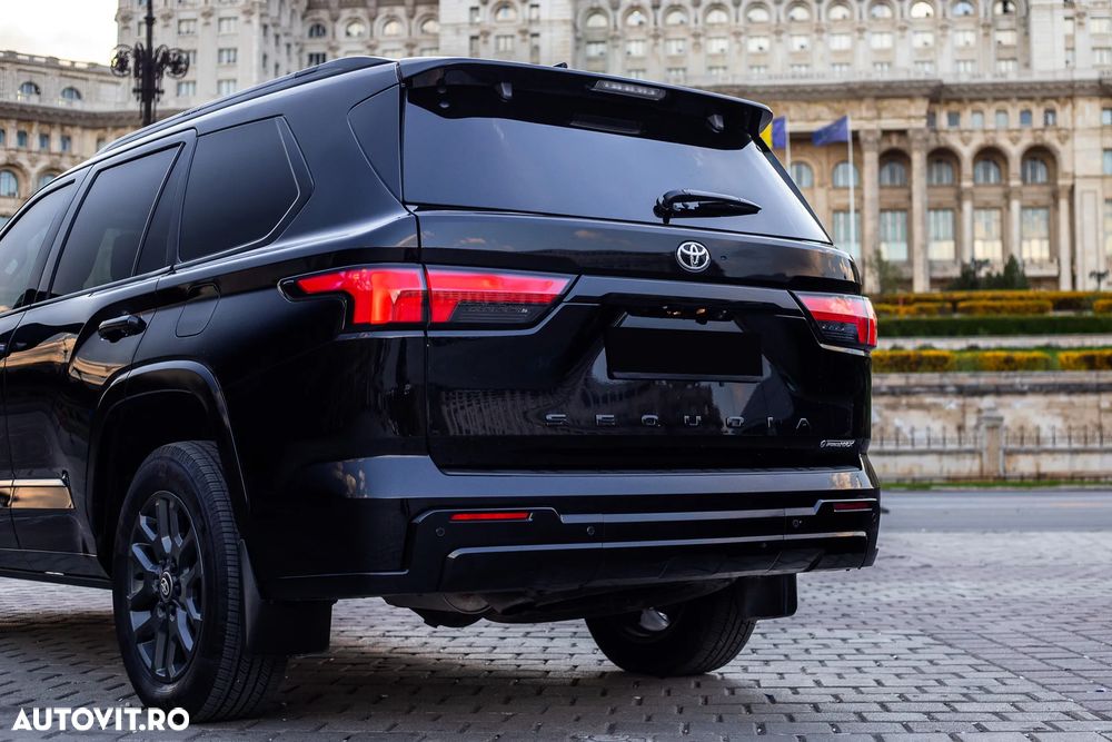Toyota Sequoia - 5