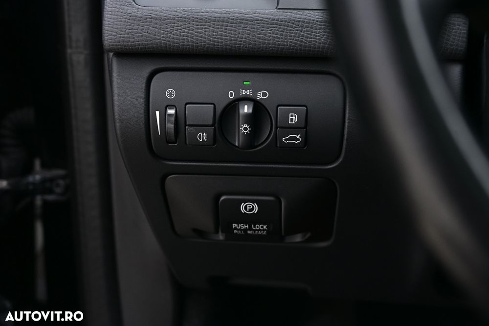 Volvo XC 60 - 32