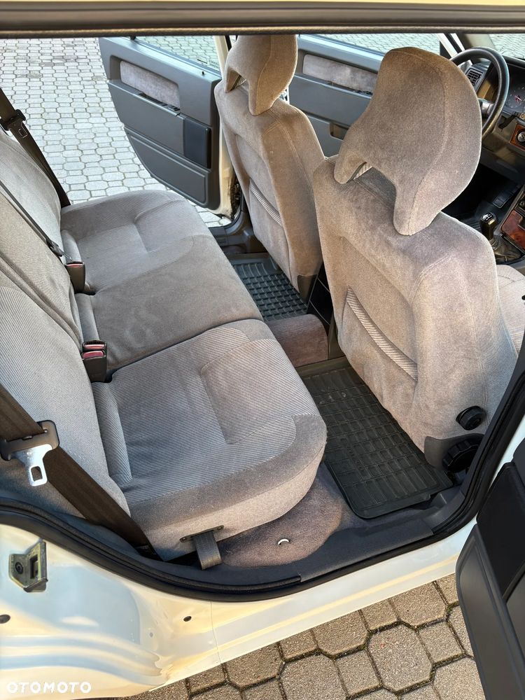 Volvo 945 - 12