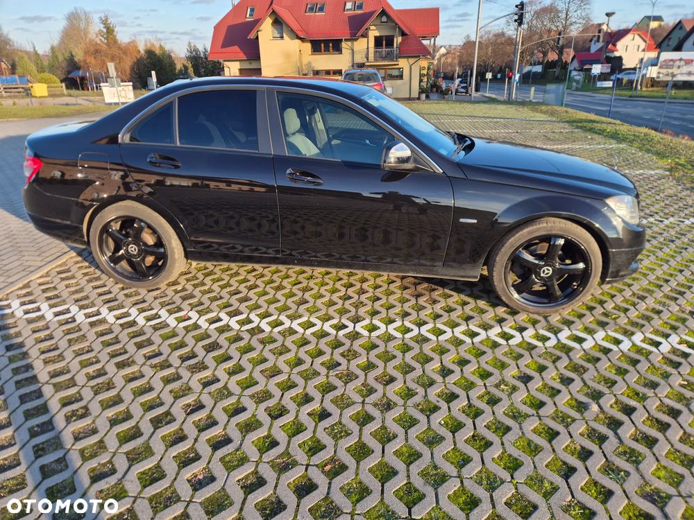 Mercedes-Benz Klasa C 200 CDI DPF BlueEFFICIENCY - 4