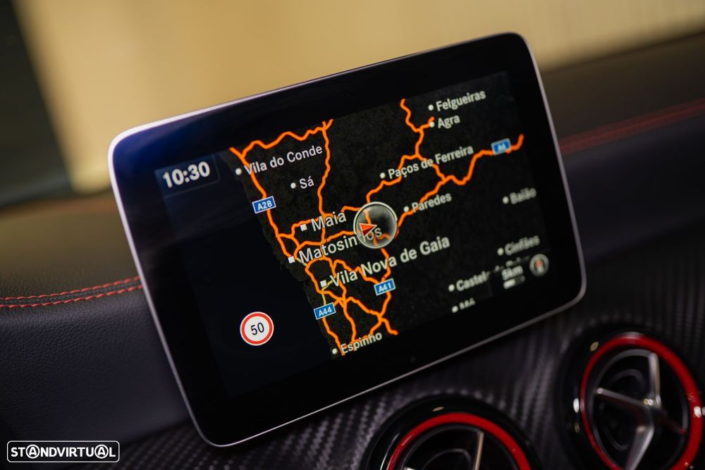 Mercedes-Benz A 45 AMG 4Matic Speedshift 7G-DCT - 32