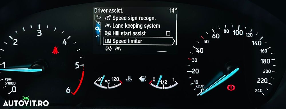 Ford Focus 1.5 EcoBlue Start-Stopp-System COOL&CONNECT DESIGN - 28