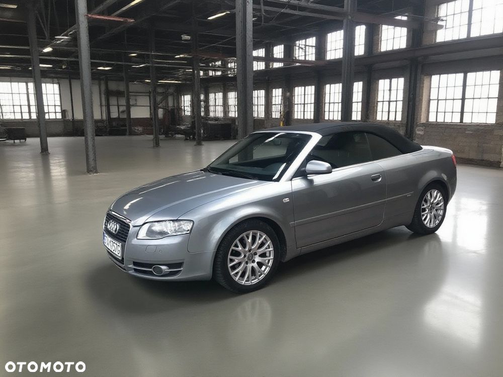 Audi A4 Cabrio 2.0 TDI DPF multitronic - 2