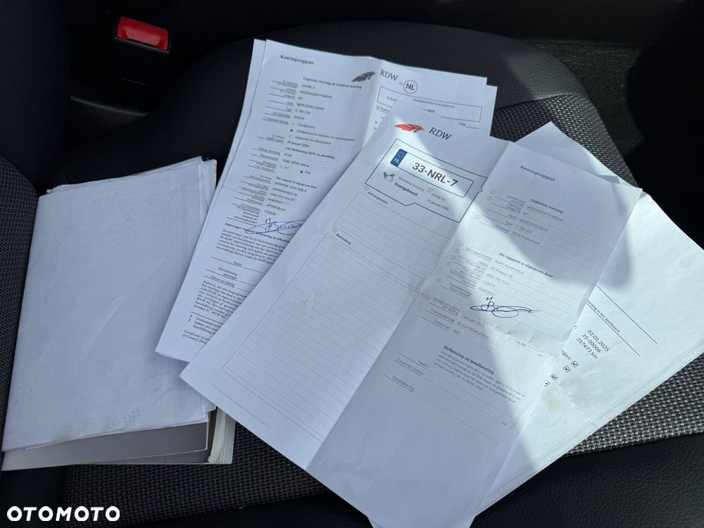 Mercedes-Benz Klasa C 180 CGI BlueEff Avantgarde - 24