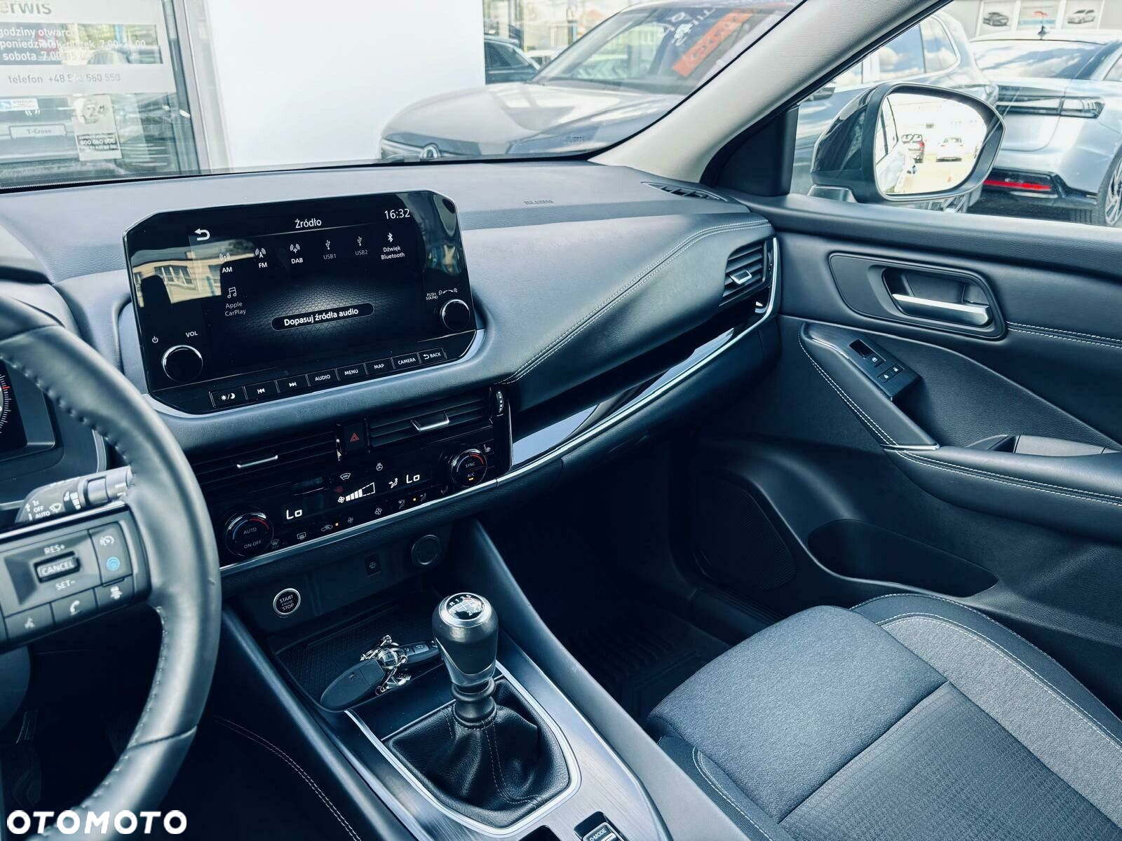 Nissan Qashqai 1.3 DIG-T N-Connecta EU6d - 24