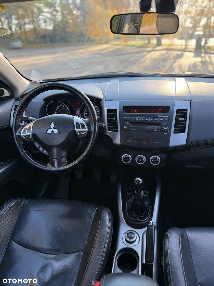 Mitsubishi Outlander 09-13 - 16