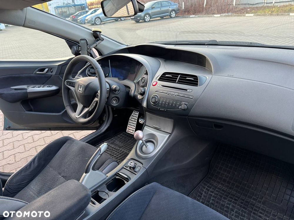 Honda Civic 1.8 Executive - 13