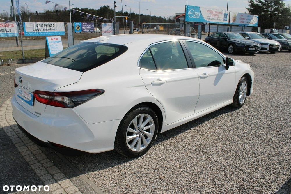 Toyota Camry - 6
