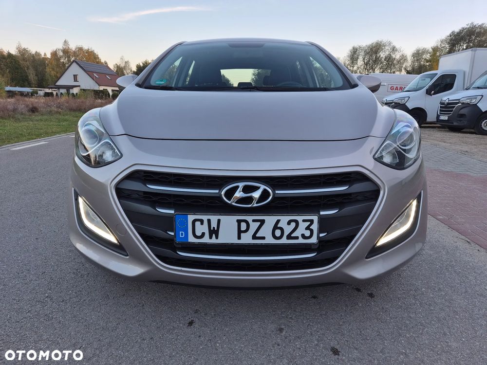 Hyundai i30 Kombi 1.4 Trend - 8