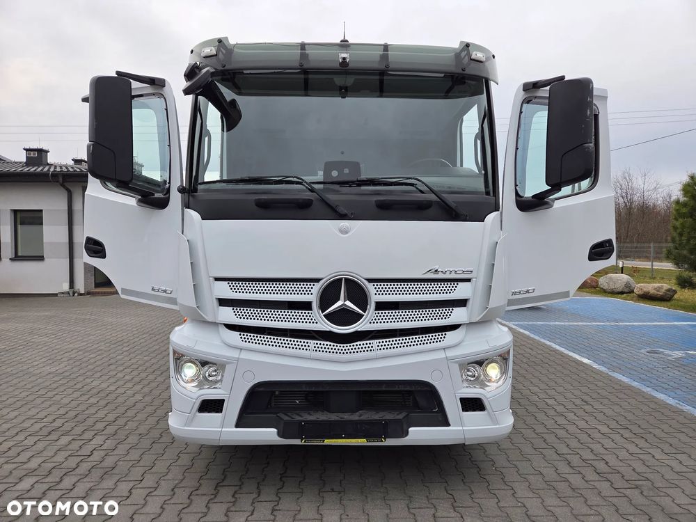 Mercedes-Benz Antos atego actros 1830 - 24