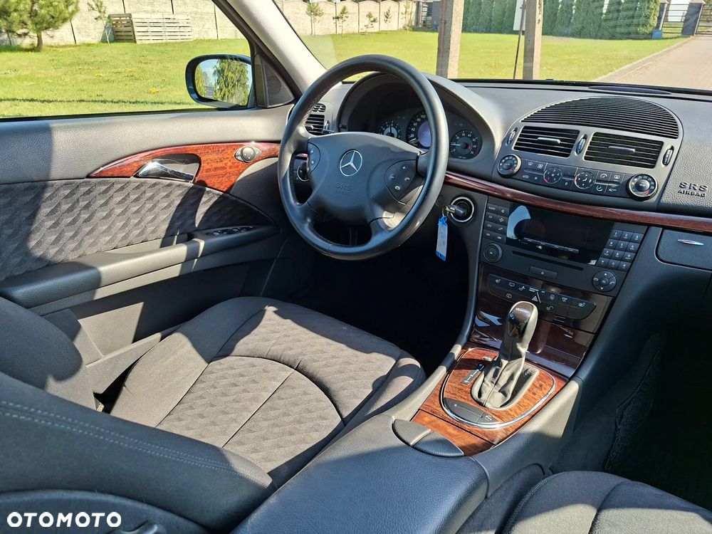 Mercedes-Benz Klasa E 200 Kompressor Automatik Classic - 2