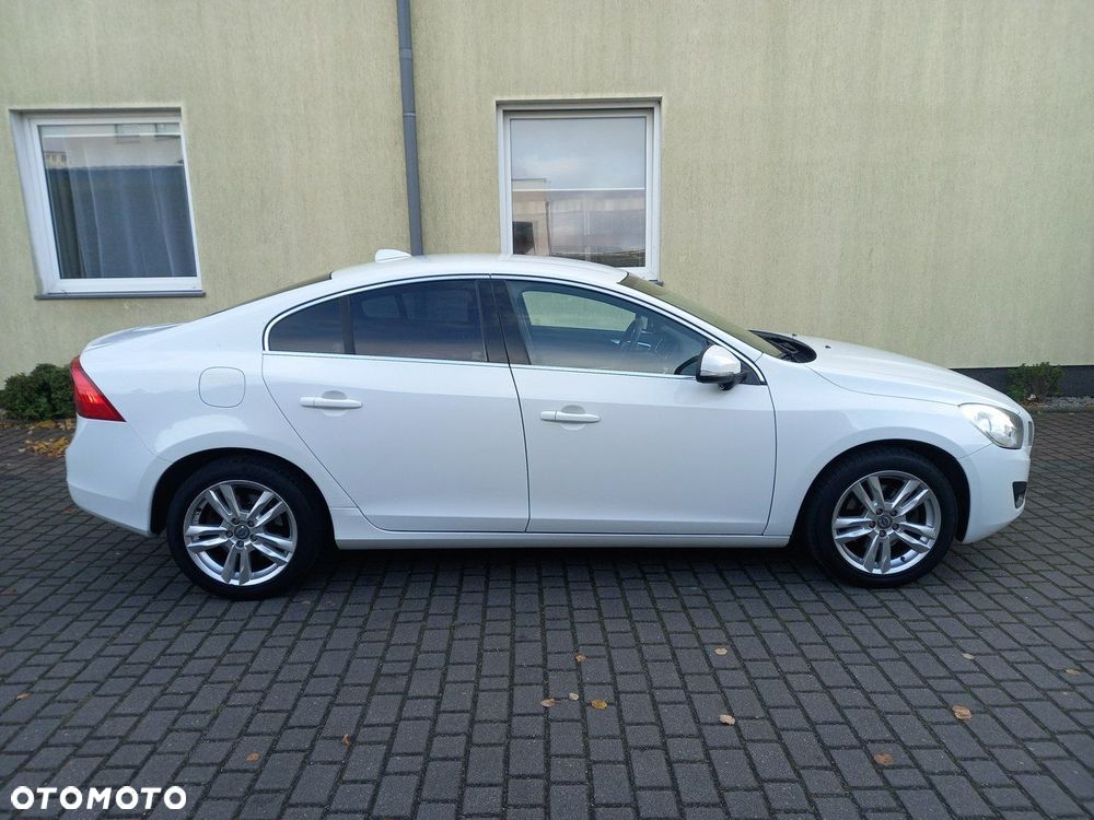 Volvo S60 D2 Momentum - 16