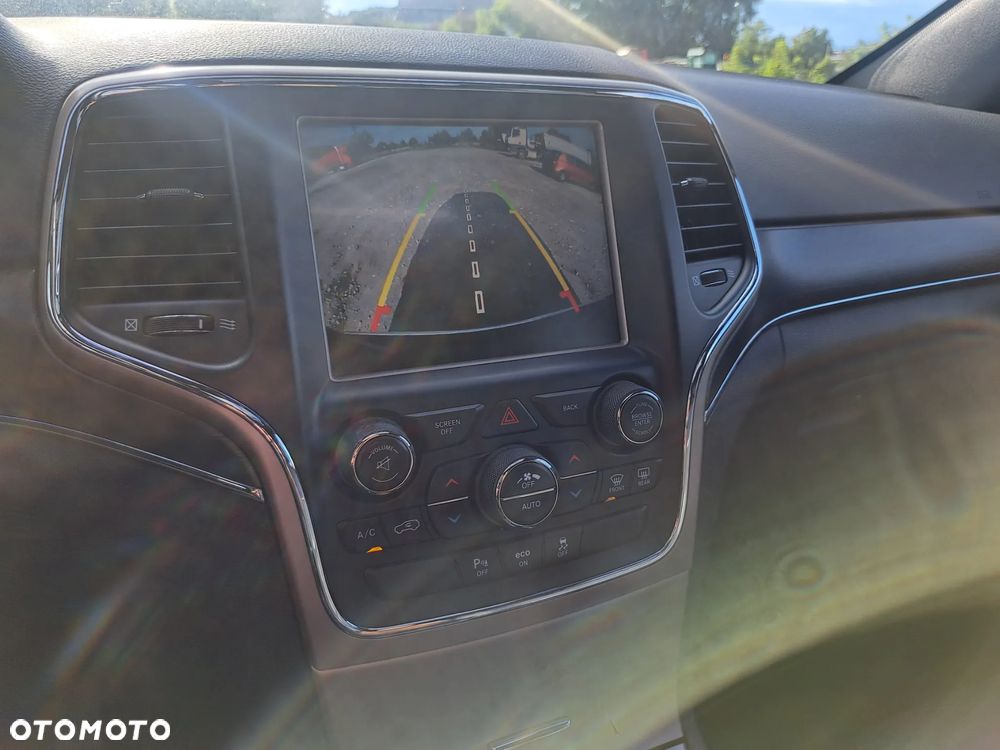 Jeep Grand Cherokee - 17