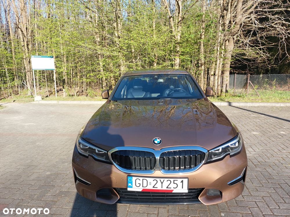 BMW Seria 3 330i xDrive Luxury Line - 4