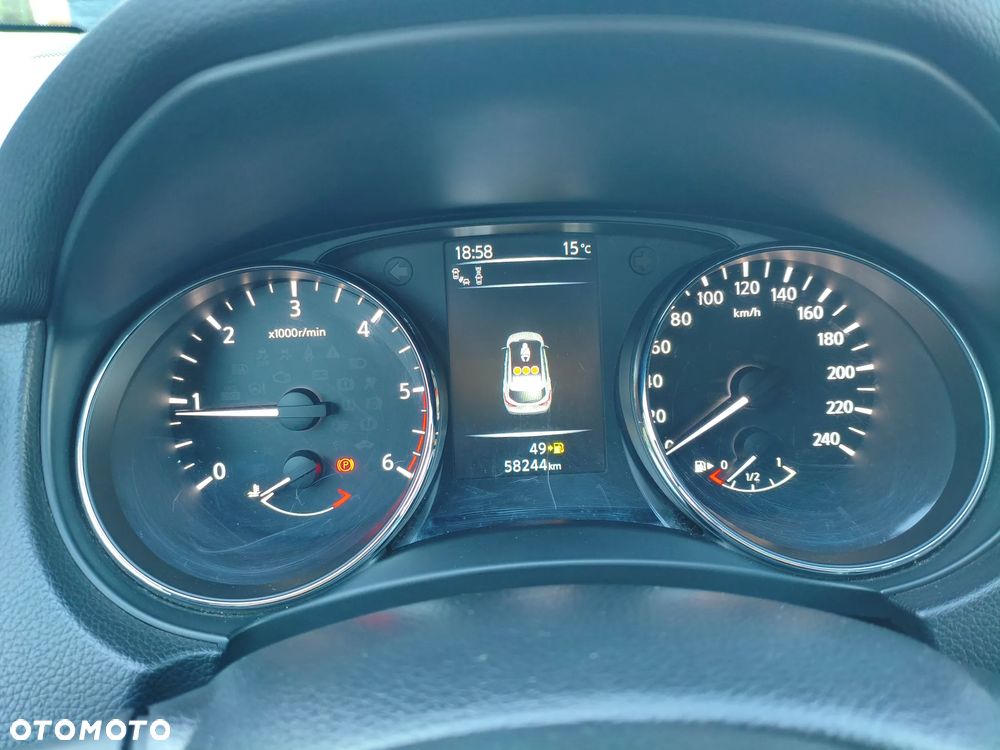 Nissan Qashqai 1.6 DCi 4x4 Black Edition EU6 - 17