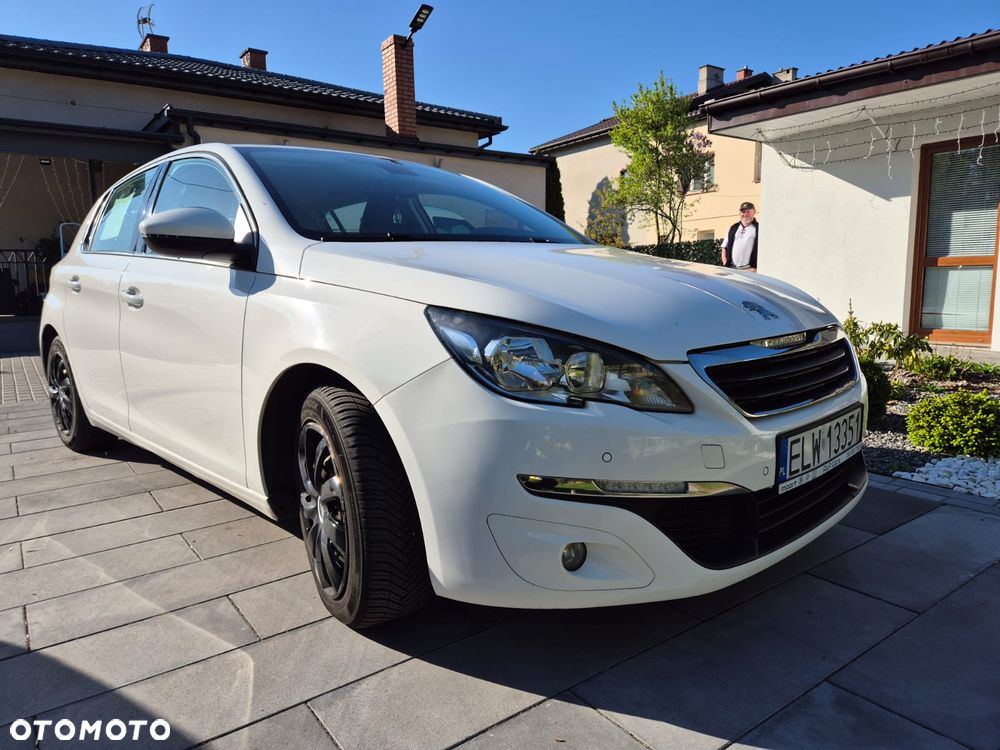 Peugeot 308 - 8