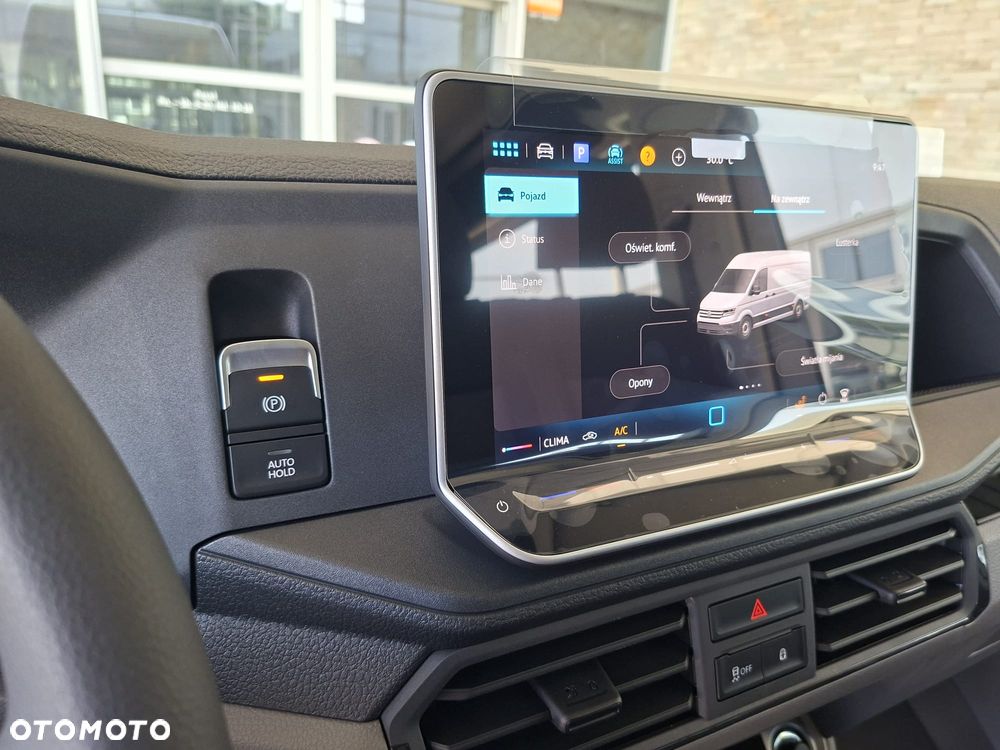 Volkswagen Crafter 35 Furgon, BRYGADÓWKA 7 osobowa, z wysokim dachem silnik: 2,0 l EURO VI SCR 140 KM / skrzynia biegów: Przedni napęd manualna 6-biegowa rozstaw osi: 4490 mm - 18
