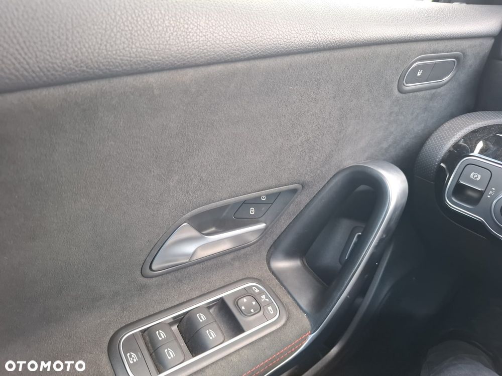 Mercedes-Benz Klasa A 200 Edition 1 - 29