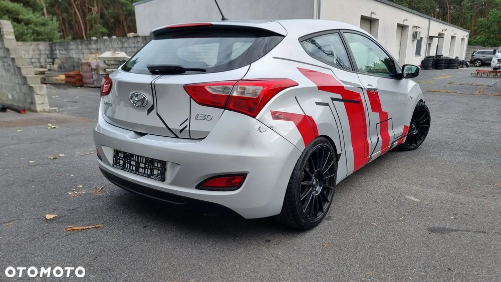 Hyundai i30 1.6 GDI BlueDrive Classic + - 19