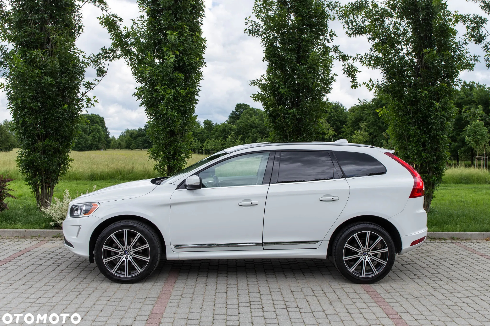 Volvo XC 60 T5 Drive-E Momentum - 4