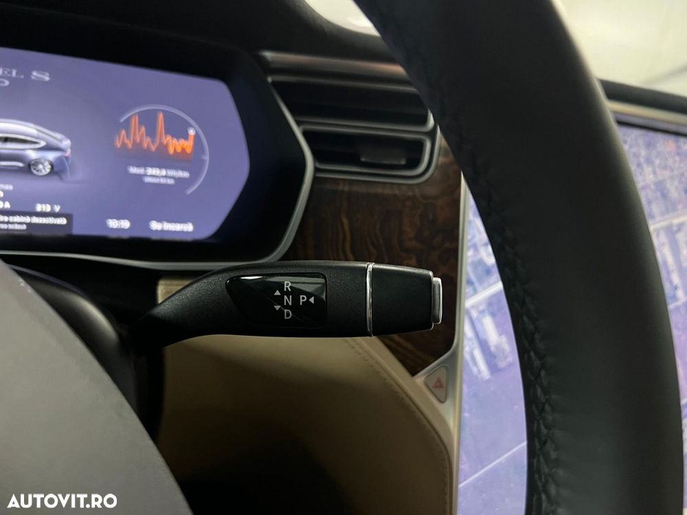Tesla Model S - 29
