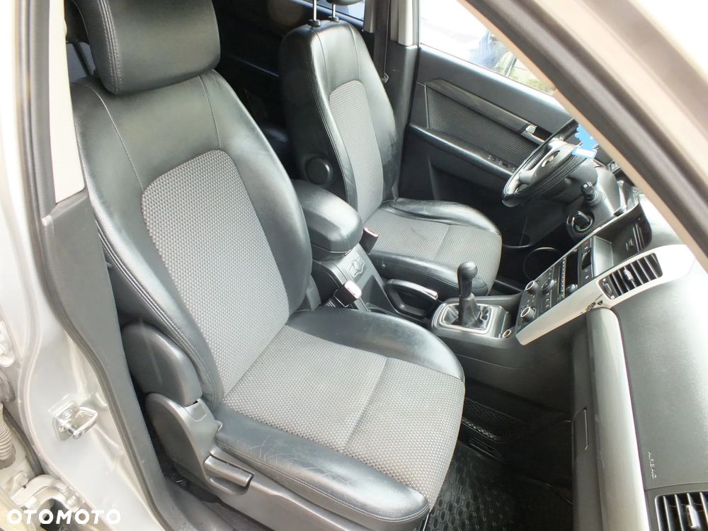 Chevrolet Captiva - 24