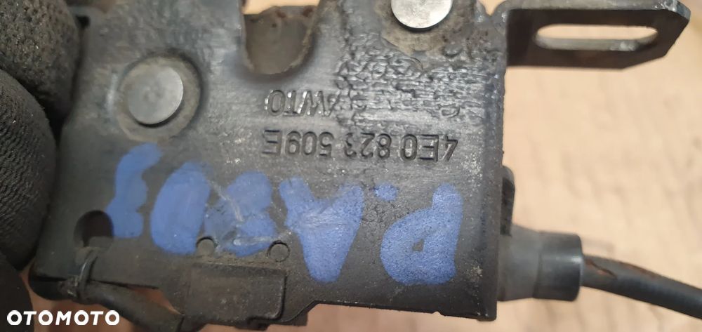 Zamek rygiel maski przód czujnik linka cięgno Audi A8 D3 4E0823509E - 7