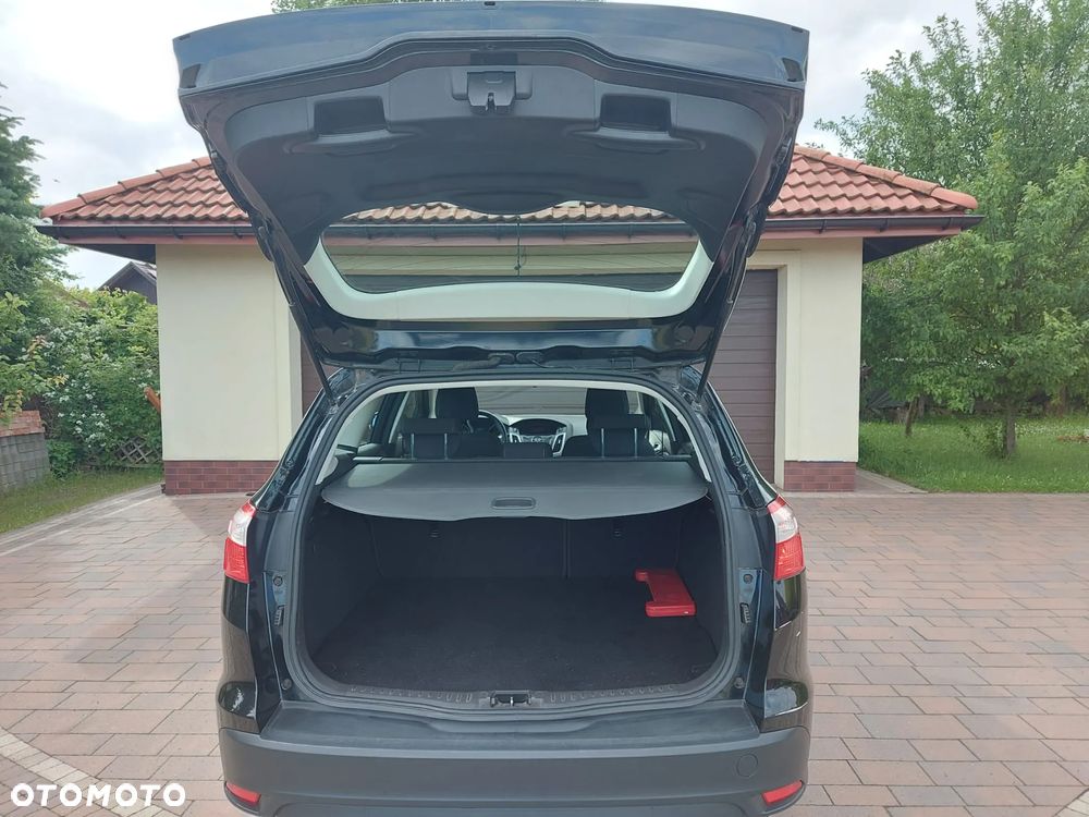 Ford Focus 1.6 Trend - 17