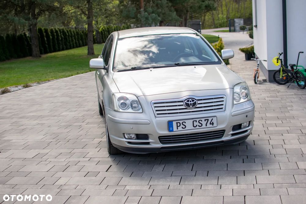 Toyota Avensis - 9
