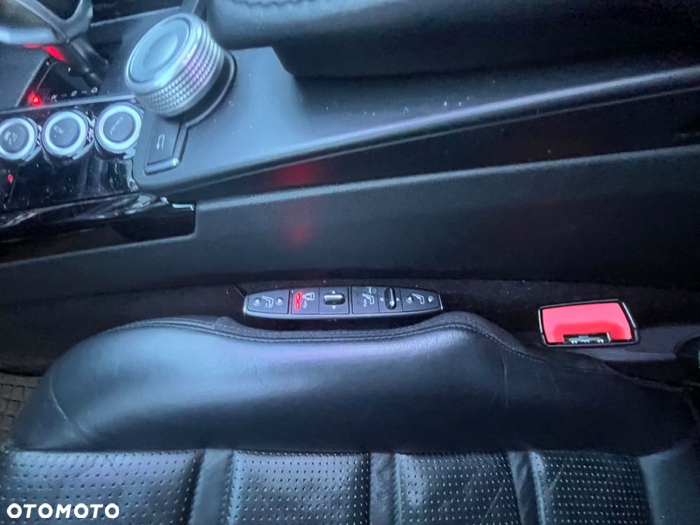 Mercedes-Benz Klasa E - 23