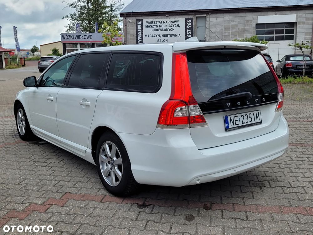 Volvo V70 D3 Momentum - 10
