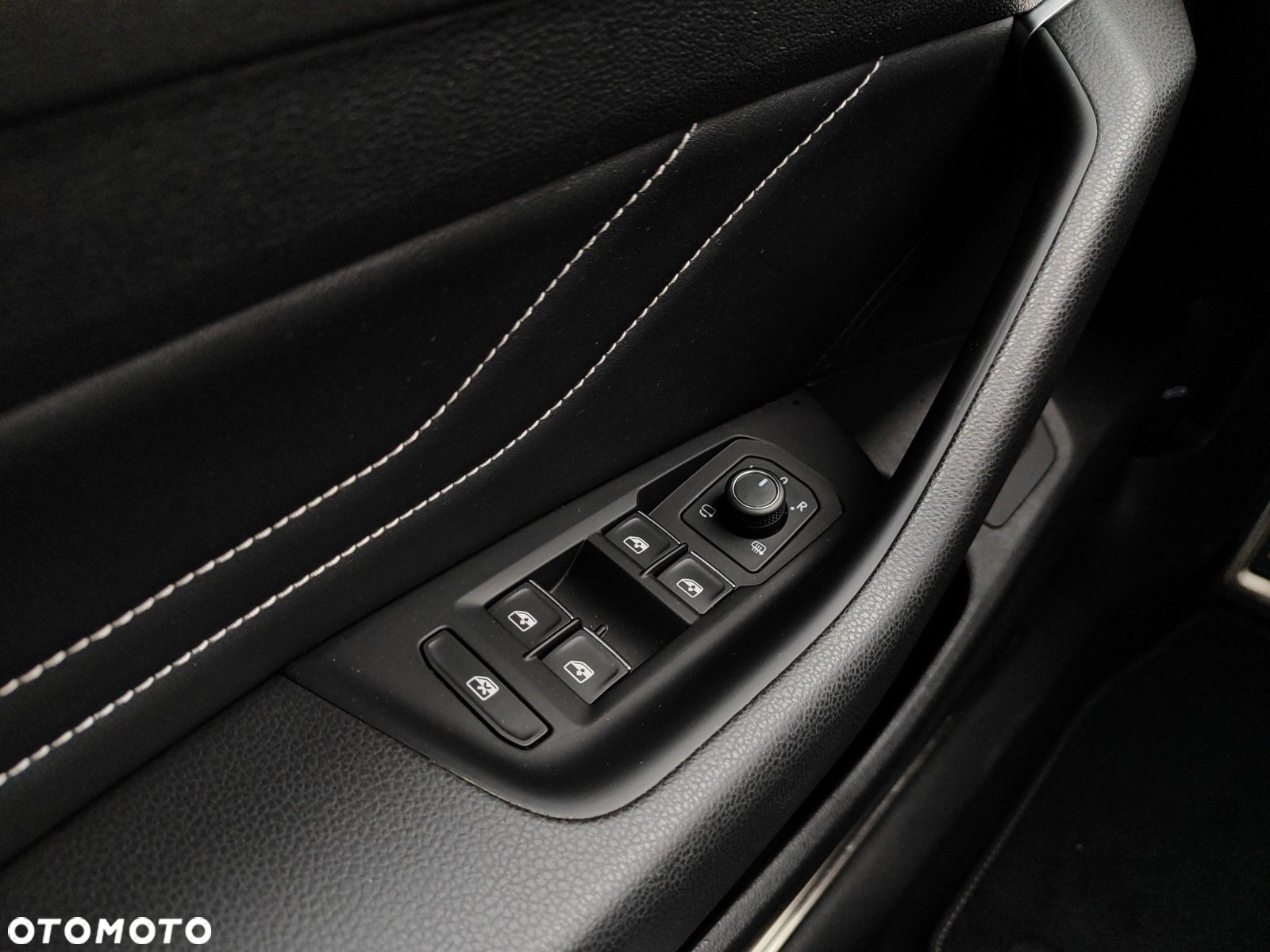 Volkswagen Arteon 2.0 TDI R-Line DSG - 17