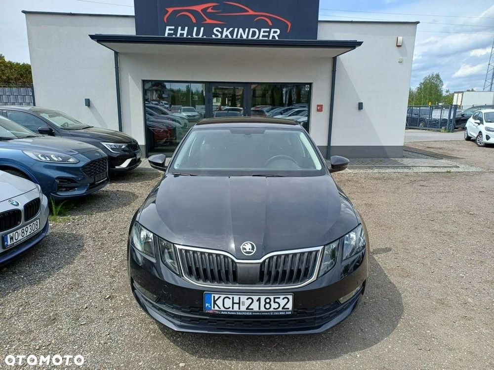 Skoda Octavia 1.6 TDI DSG Clever - 2