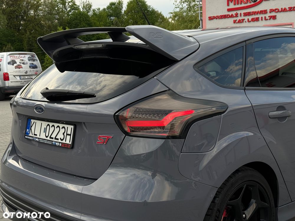 Ford Focus 2.0 EcoBoost ST - 8