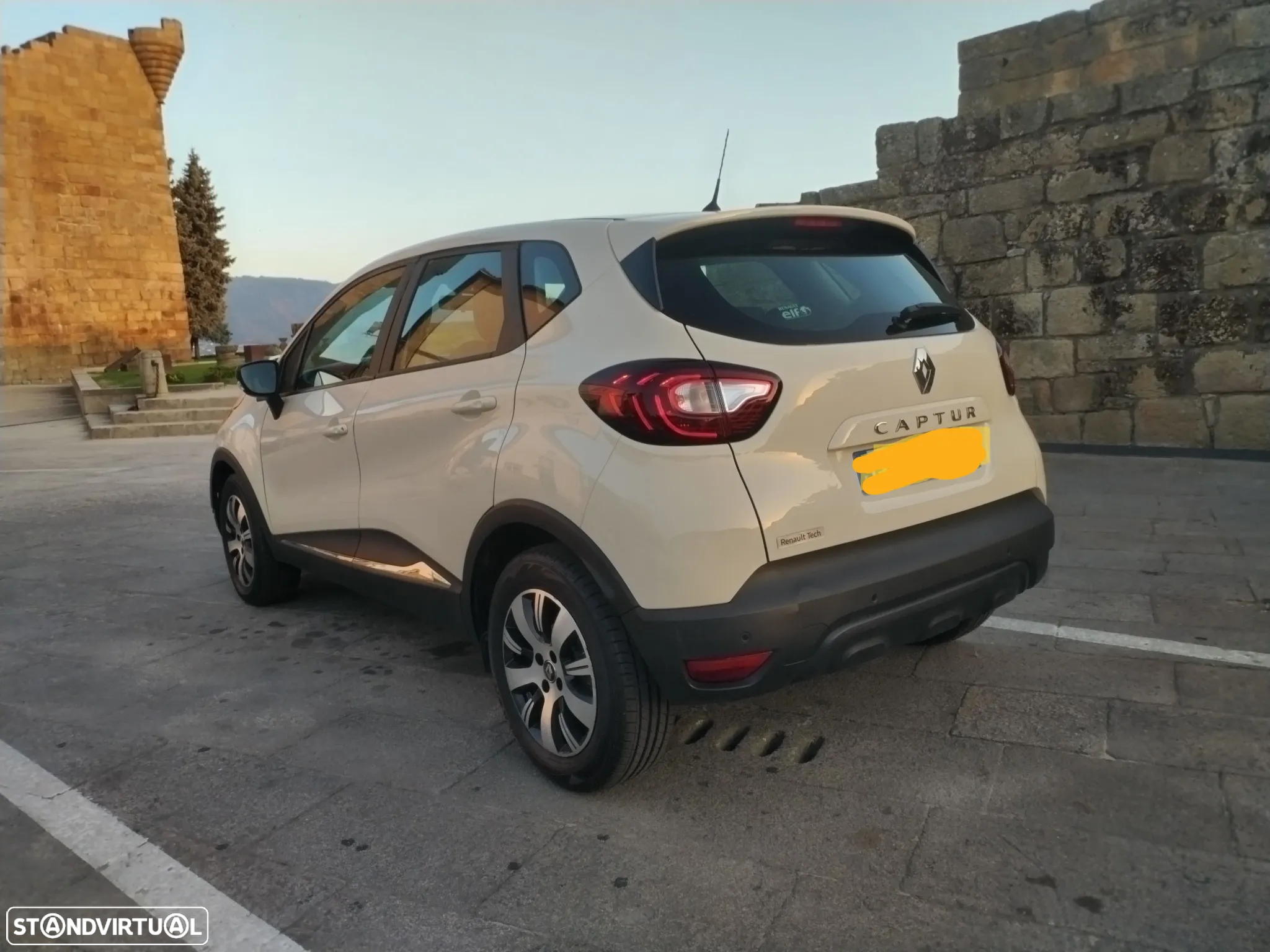 Renault Captur 0.9 TCE Exclusive - 3