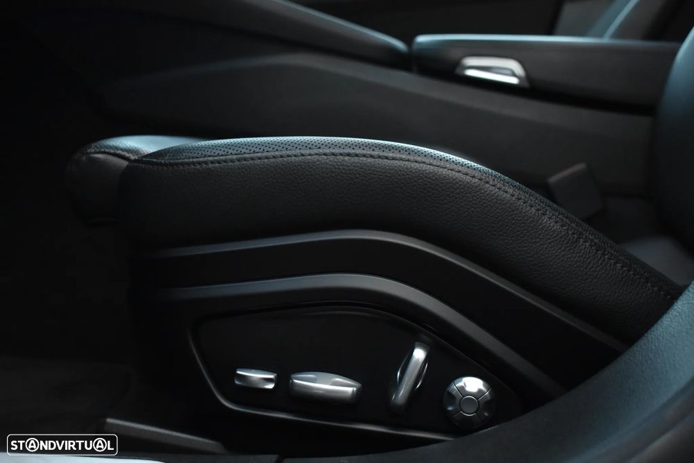 Porsche Panamera Sport Turismo 4 E-Hybrid Platinum Edition - 28