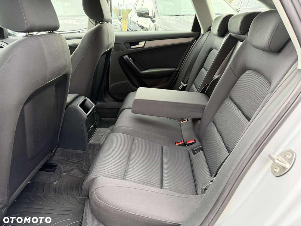 Audi A4 Avant 2.0 TDI DPF Ambiente - 12