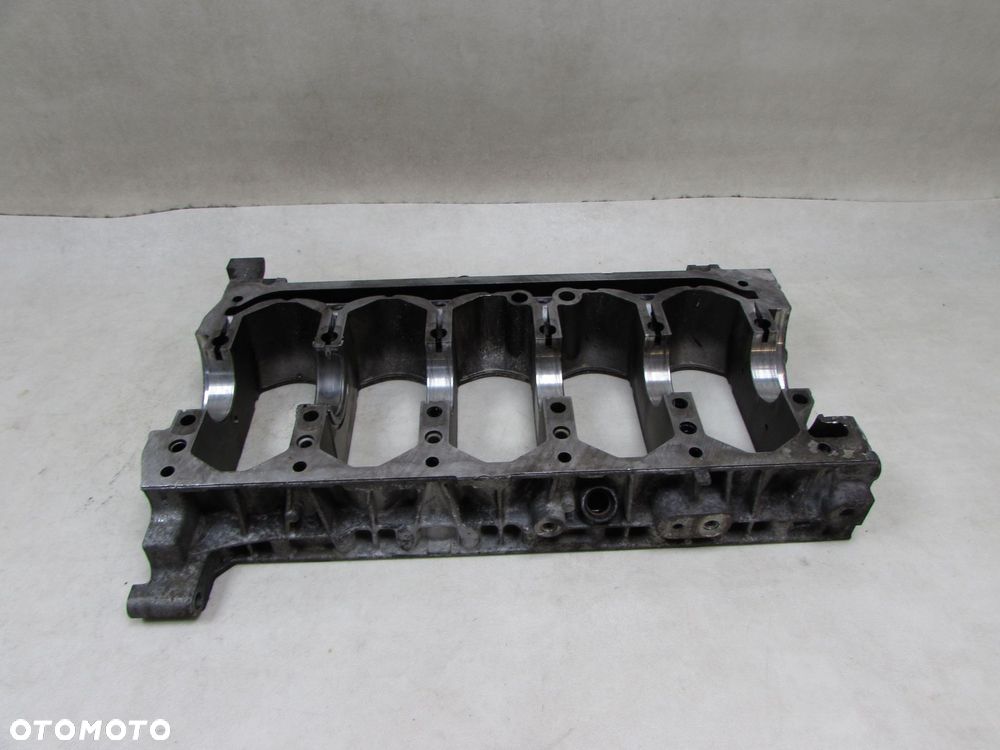 VOLVO S60 S80 V70 XC90 02-14 D5244T4/5 POLBLOK BLOK DOL SILNIKA KARTER 31251203 - 1