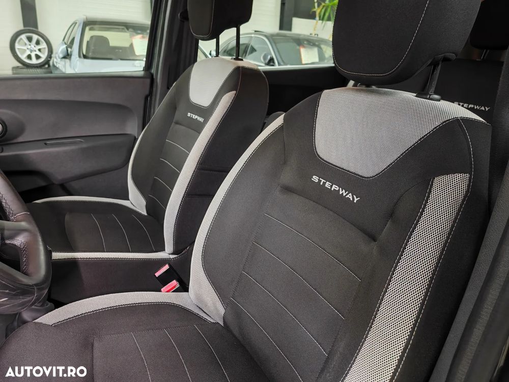 Dacia Lodgy 1.5 dCi Stepway - 12