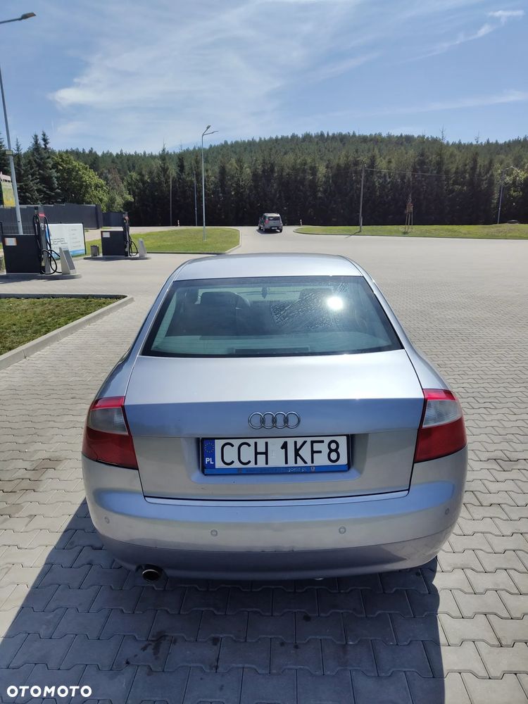 Audi A4 Limousine - 3