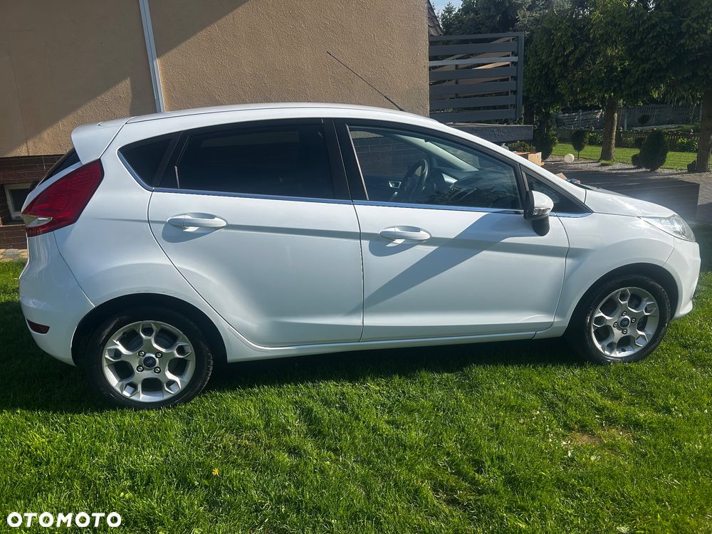 Ford Fiesta 1.6 TDCi Titanium - 12