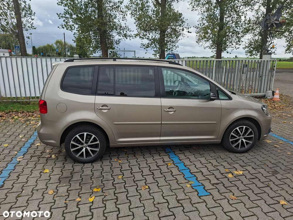 Volkswagen Touran - 4