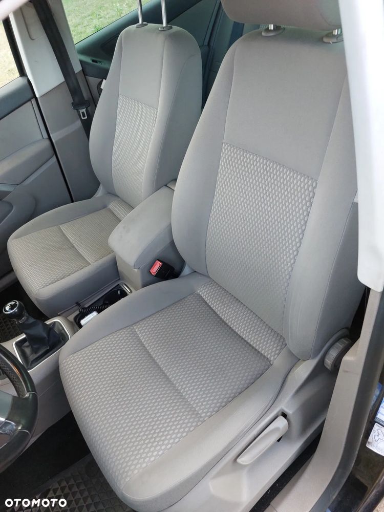 Volkswagen Tiguan - 10