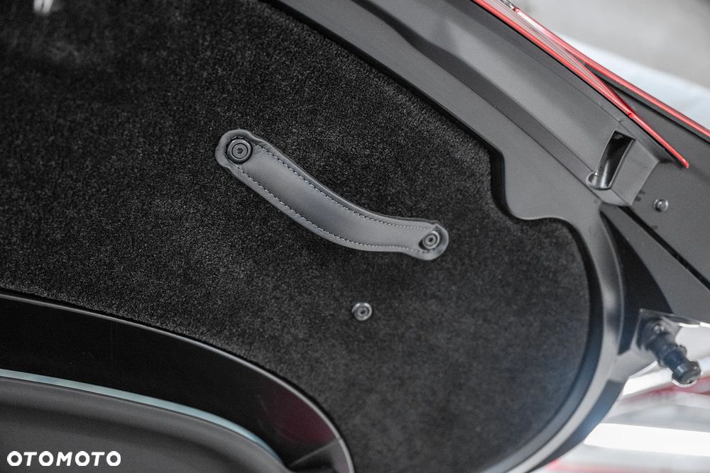 Aston Martin Vantage - 19