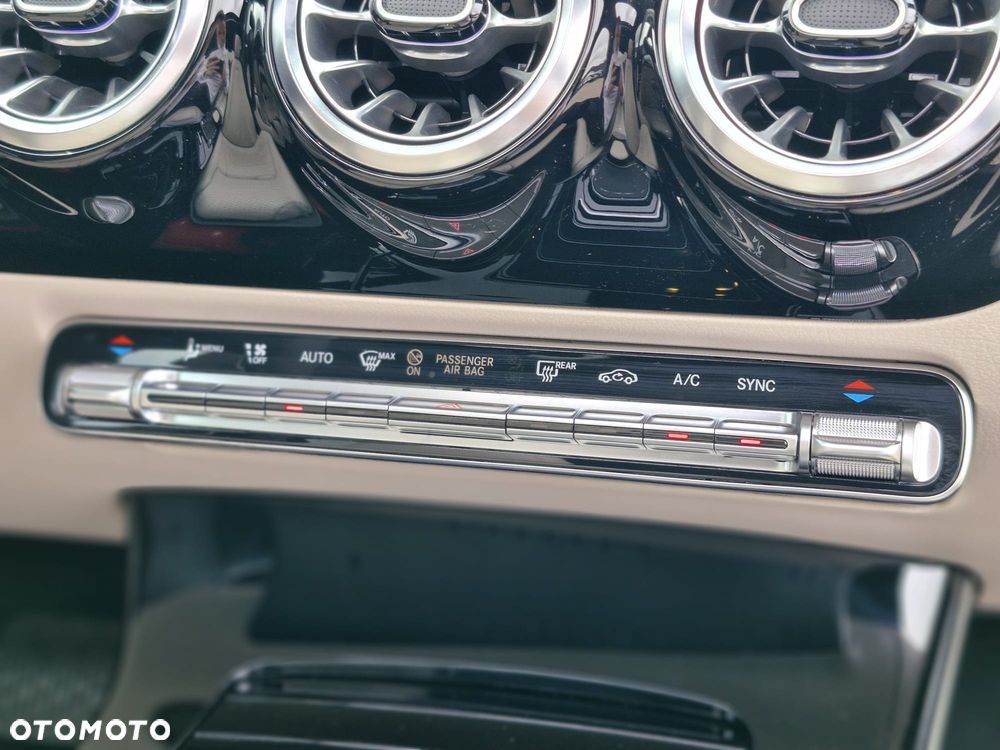 Mercedes-Benz CLA 200 Progressive 7G-DCT - 21