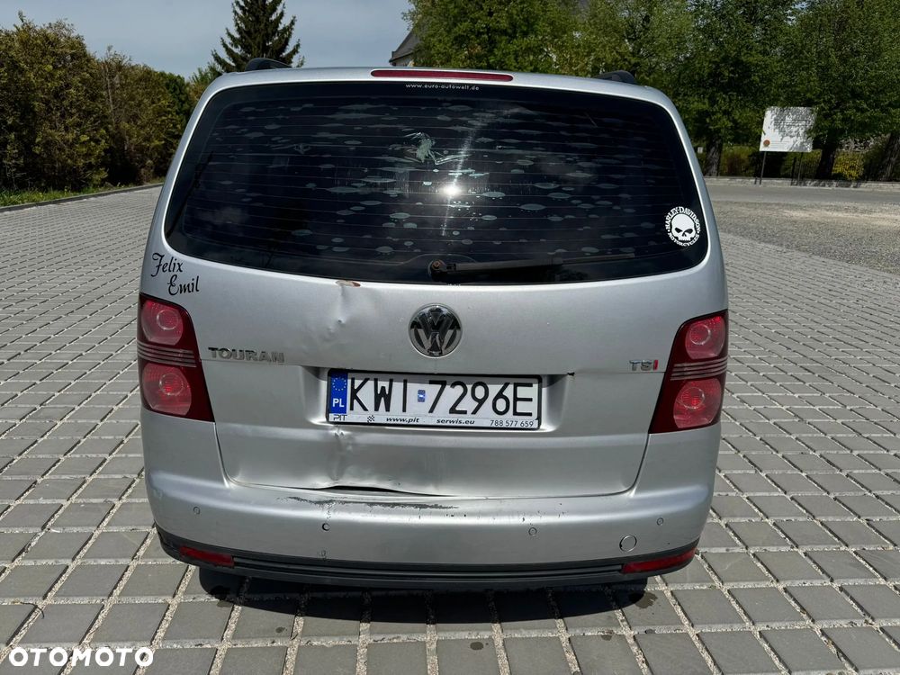 Volkswagen Touran - 4